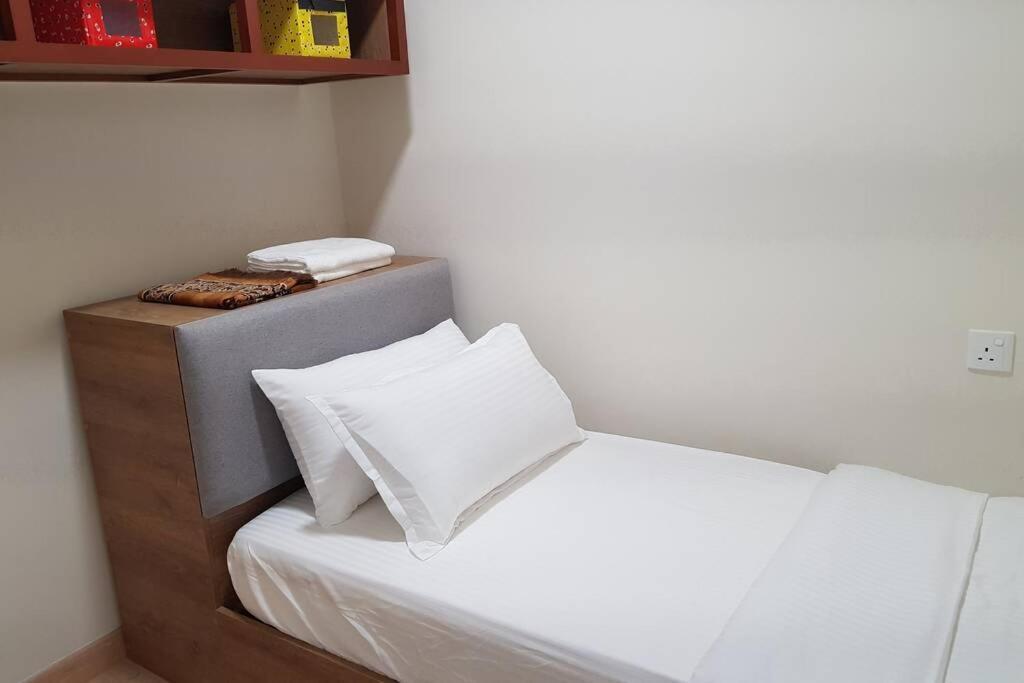Timurbay Studio Apartment Facing Beautiful Beach Kuantan Buitenkant foto