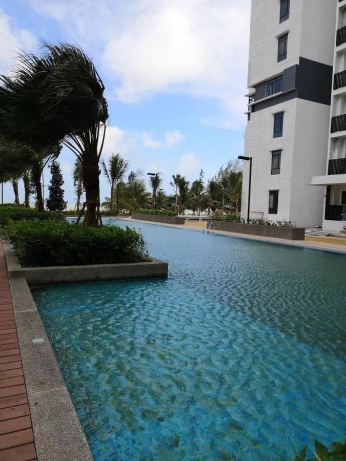 Timurbay Studio Apartment Facing Beautiful Beach Kuantan Buitenkant foto