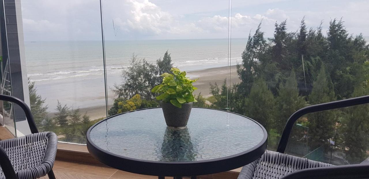 Timurbay Studio Apartment Facing Beautiful Beach Kuantan Buitenkant foto